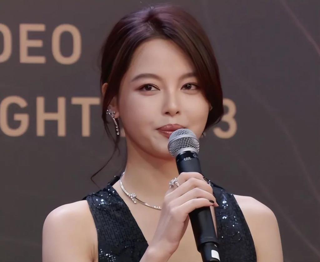 事实证明，辛芷蕾已在成为“非著名”演员的路上越走越远