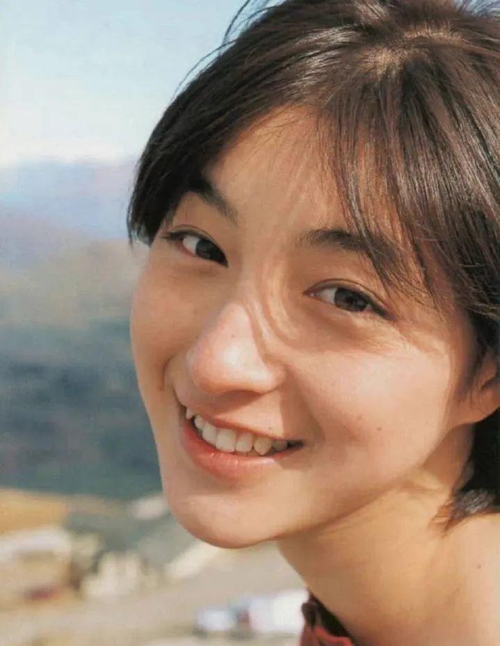 玉女天后玩出轨？这是在发什么疯