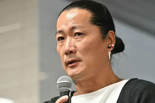 玉女天后玩出轨？这是在发什么疯