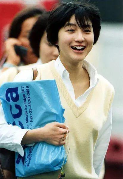 玉女天后玩出轨？这是在发什么疯