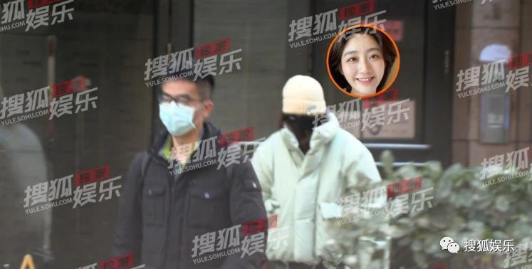 又有新男友了？她也是个恋爱脑？