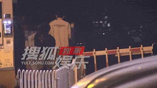 又有新男友了？她也是个恋爱脑？