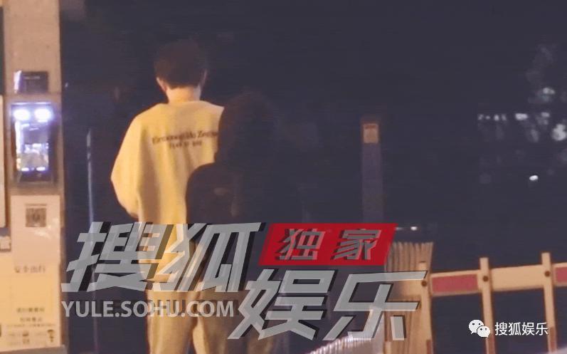 又有新男友了？她也是个恋爱脑？