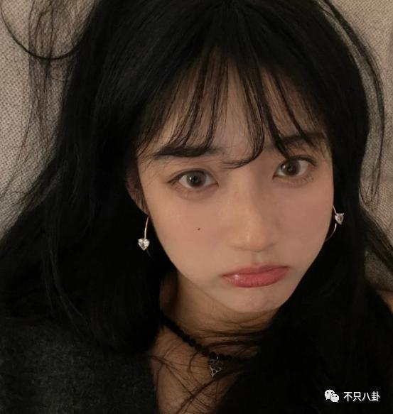 又有新男友了？她也是个恋爱脑？