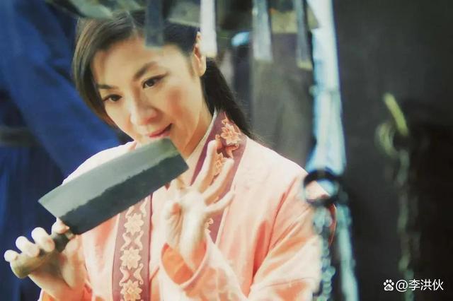 61岁杨紫琼晒婴儿照被怀疑升级当妈，反转：是当奶奶了