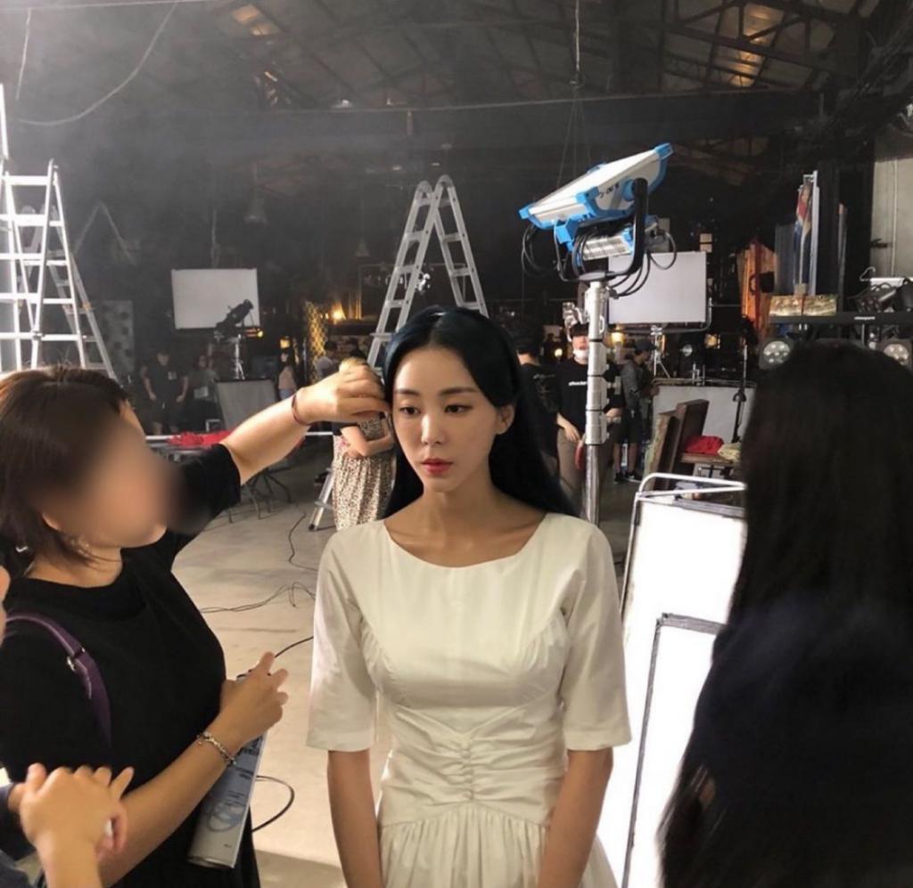 恭喜这对爱豆夫妇结婚一年喜得贵子！