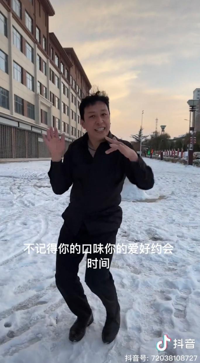 制造“闻神”：收割1个亿，然后毁掉