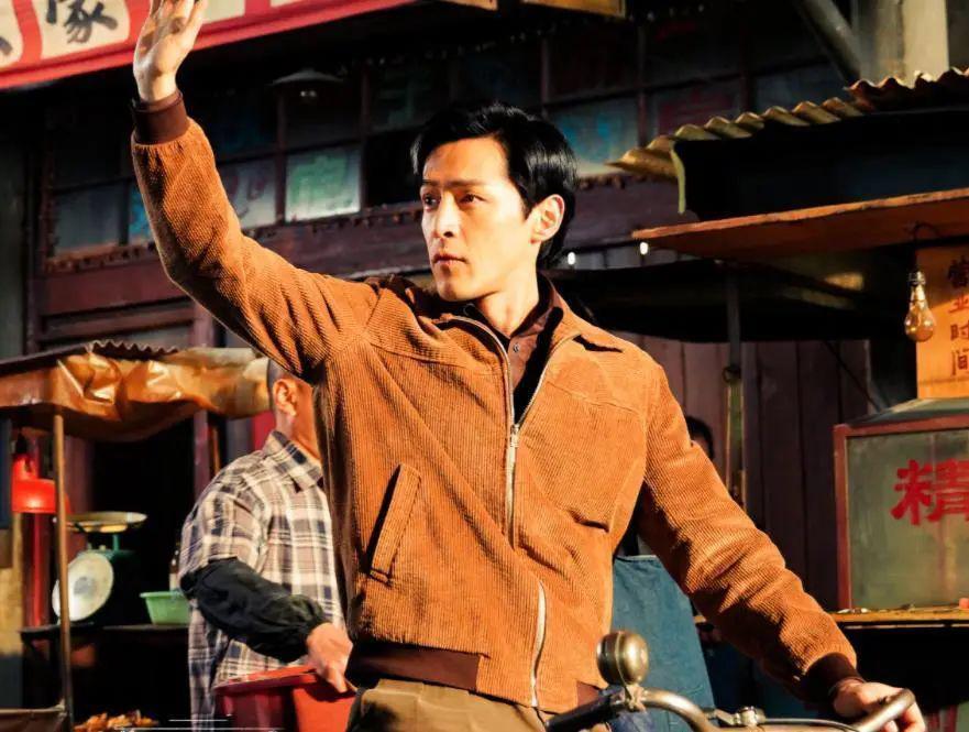 《繁花》胡歌的“强行扮嫩”，打了多少中年男星扮嫩的脸