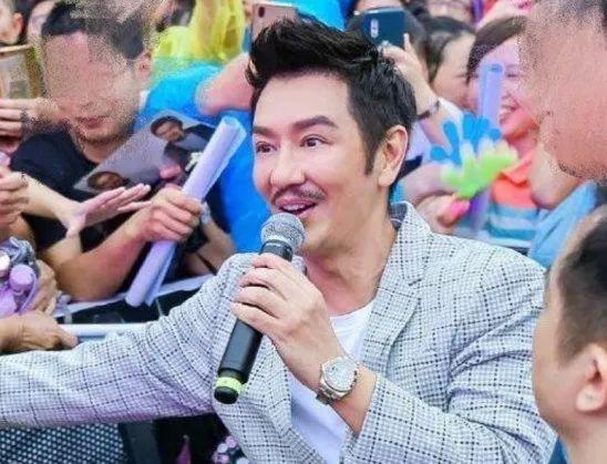 《繁花》胡歌的“强行扮嫩”，打了多少中年男星扮嫩的脸