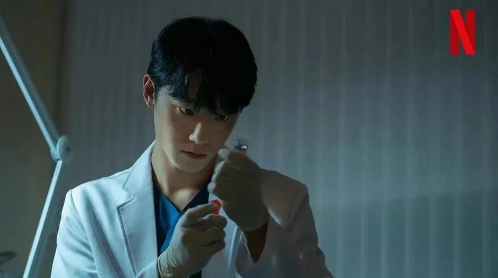 连续作死，这顶流竟然还没退圈