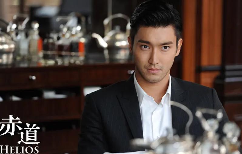 连续作死，这顶流竟然还没退圈