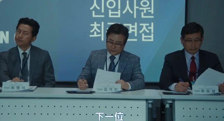 连续作死，这顶流竟然还没退圈