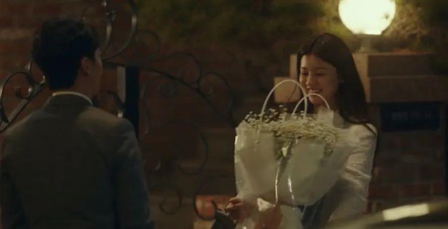 连续作死，这顶流竟然还没退圈