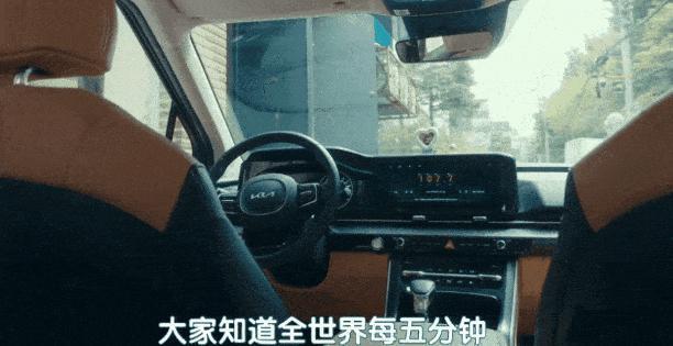 连续作死，这顶流竟然还没退圈