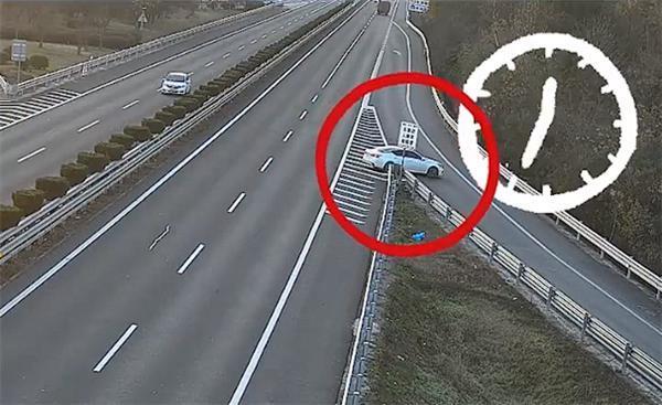 错过出口高速直接掉头逆行 女子：下个路口还要21公里、我很累了