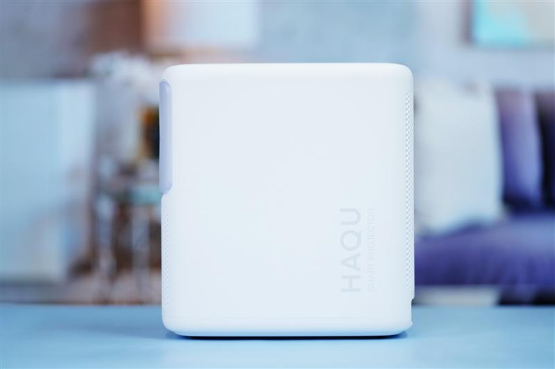 入门级也能流畅看8K 同价位最能打的投影仪！哈趣K2评测