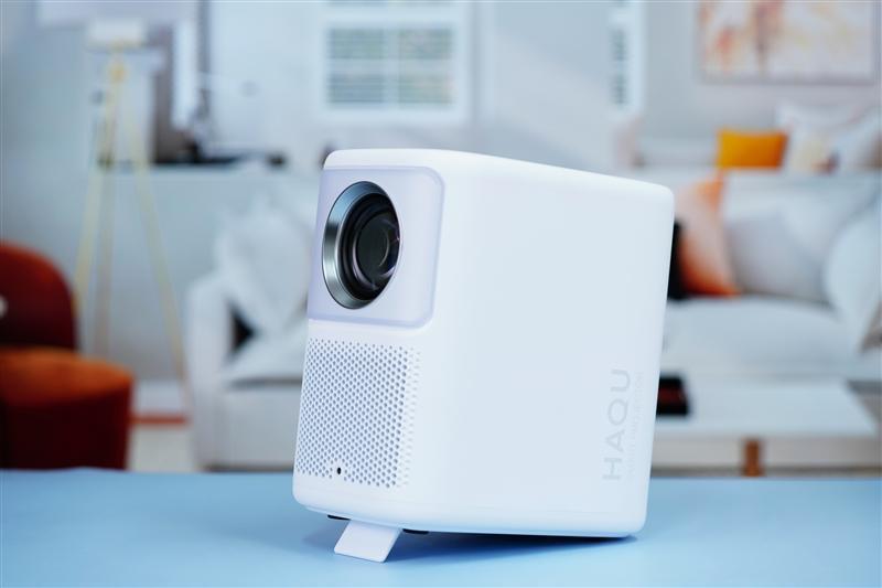 入门级也能流畅看8K 同价位最能打的投影仪！哈趣K2评测