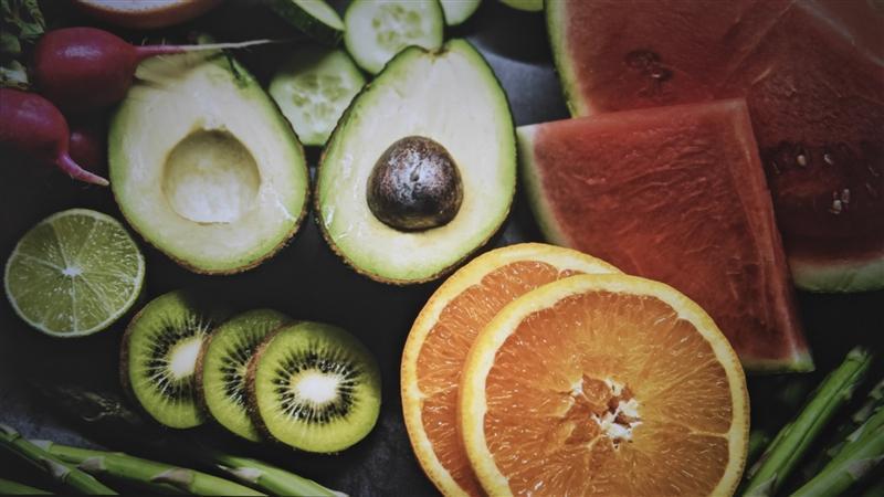 入门级也能流畅看8K 同价位最能打的投影仪！哈趣K2评测