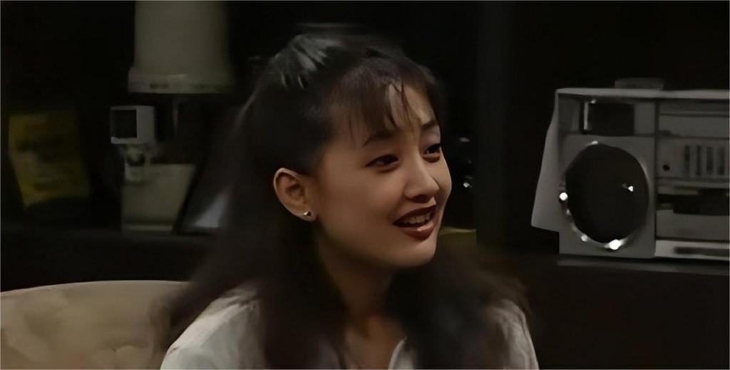 春晚常客嫁给普通人为妻，婚后连生3孩子，却因“整容”自毁前途