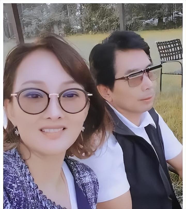 春晚常客嫁给普通人为妻，婚后连生3孩子，却因“整容”自毁前途