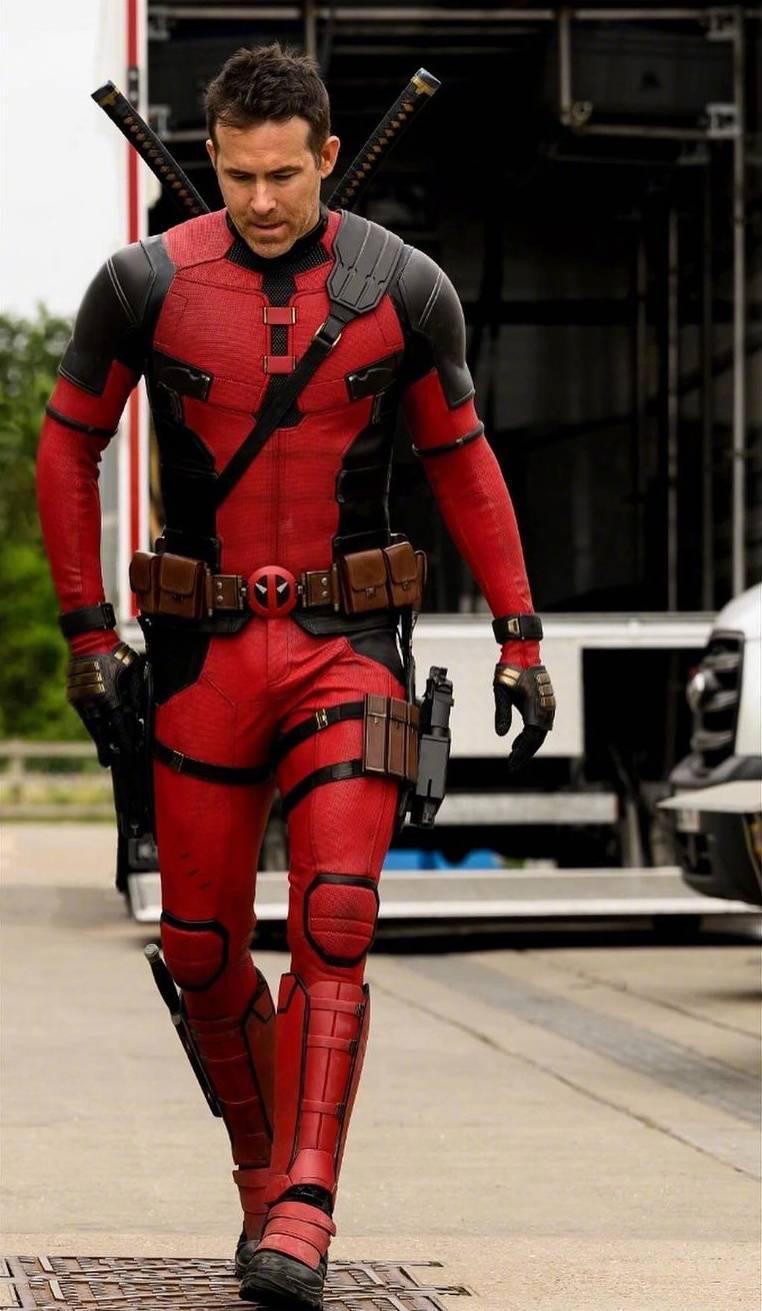 小米回应网传汽车售价/鸿蒙 OS 或成为中国第二大手机操作系统/网易推出第二代教育大模型