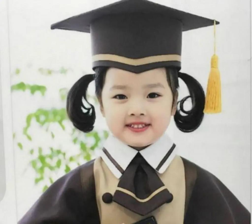 还记得表情包里的权律二吗？这是长残了？
