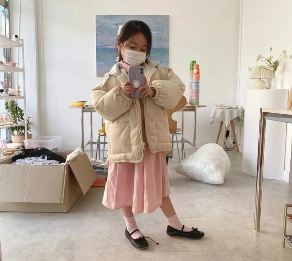 还记得表情包里的权律二吗？这是长残了？