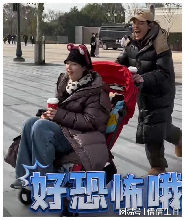 向佐一家四口逛迪士尼，郭碧婷坐儿童推车太搞笑