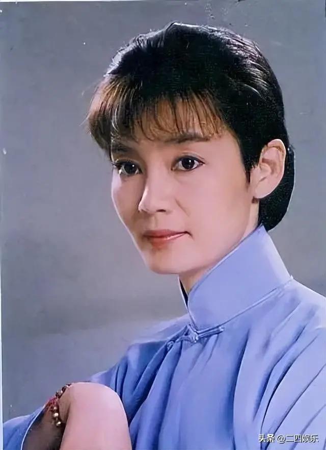 被潘虹“抢老公”后大闹片场，离婚却背负骂名，她现状如何