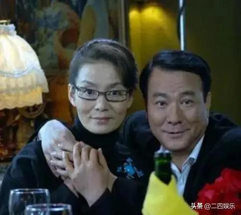 被潘虹“抢老公”后大闹片场，离婚却背负骂名，她现状如何