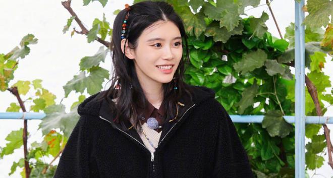 奚梦瑶带何超欣为甘比捧场 两大阔太同框似同龄人