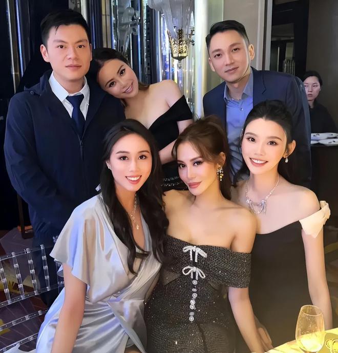 奚梦瑶带何超欣为甘比捧场 两大阔太同框似同龄人