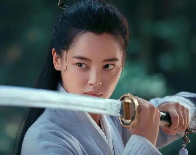 “小众”城市鹤岗也出了个大美女了？她这次真的要火了！