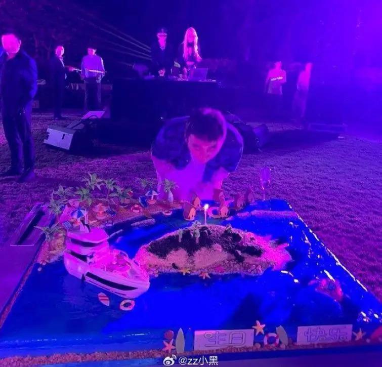 王思聪36岁庆生，超30位网红辣妹齐聚三亚助阵！