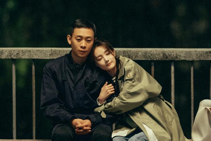 又一姐弟恋！剧组恋情曝光，他俩来真的？