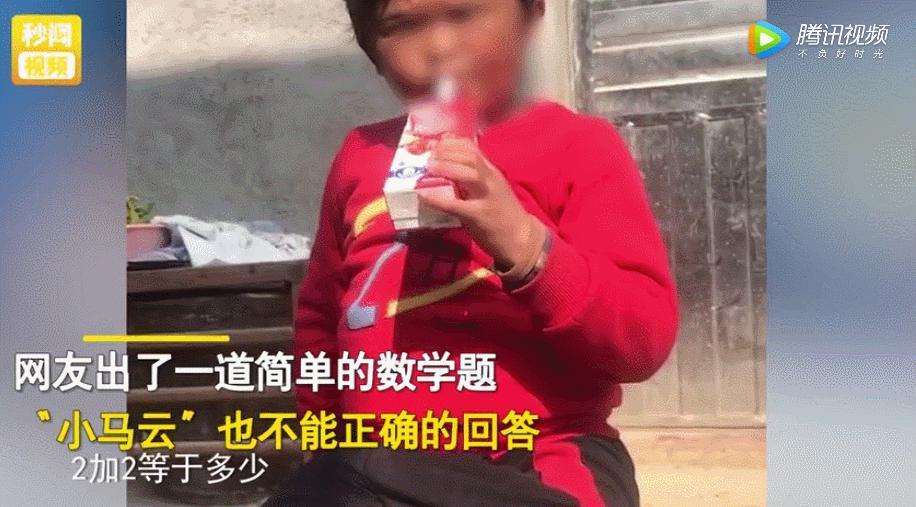 女大学生因军训照走红，拒绝多家公司邀约，原因超直接！
