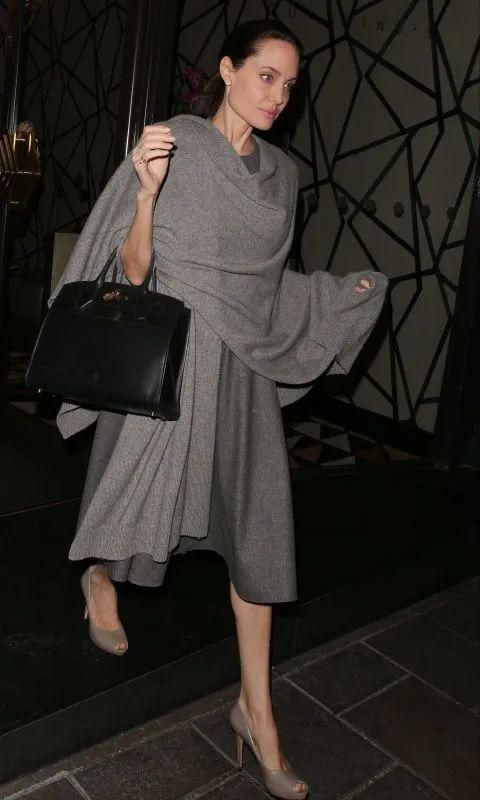 格雷系女人，冬日的气质还是她们最懂