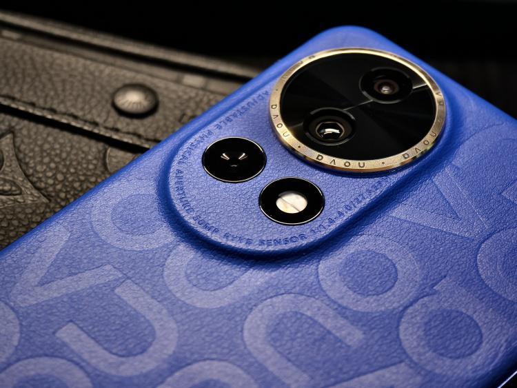 把手机做成时尚单品，这事儿可行吗？