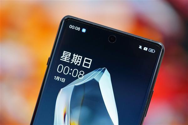 行业顶级1.5K屏幕！一加Ace 3星辰黑图赏