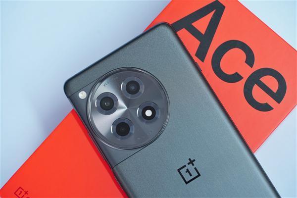 行业顶级1.5K屏幕！一加Ace 3星辰黑图赏