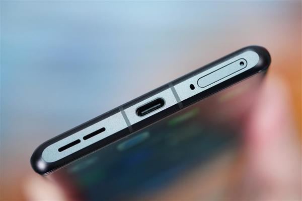 行业顶级1.5K屏幕！一加Ace 3星辰黑图赏