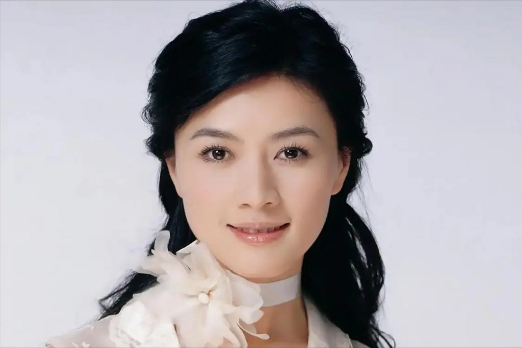 单恋陆毅，痴爱王志文，富豪老公死在狱中，她拿百亿财产度日