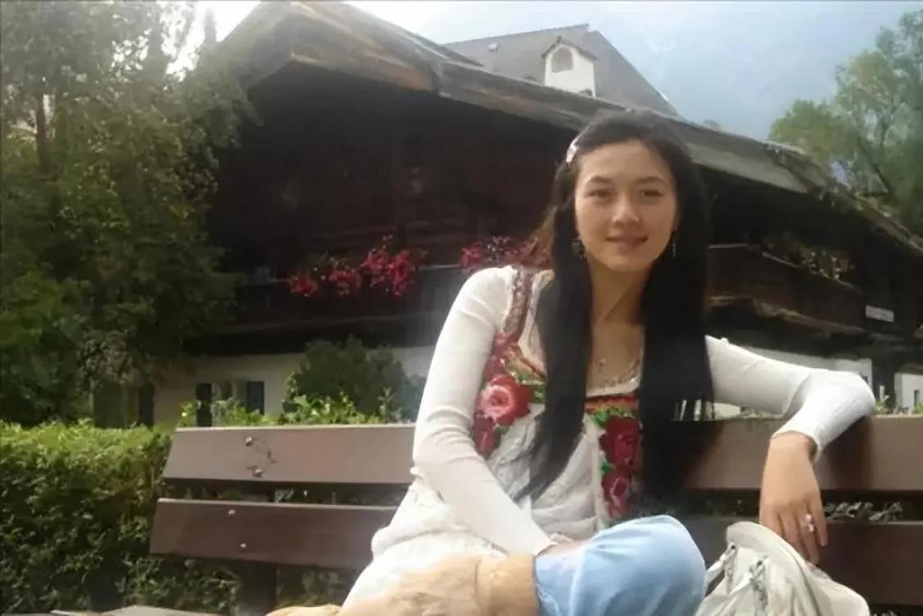 单恋陆毅，痴爱王志文，富豪老公死在狱中，她拿百亿财产度日