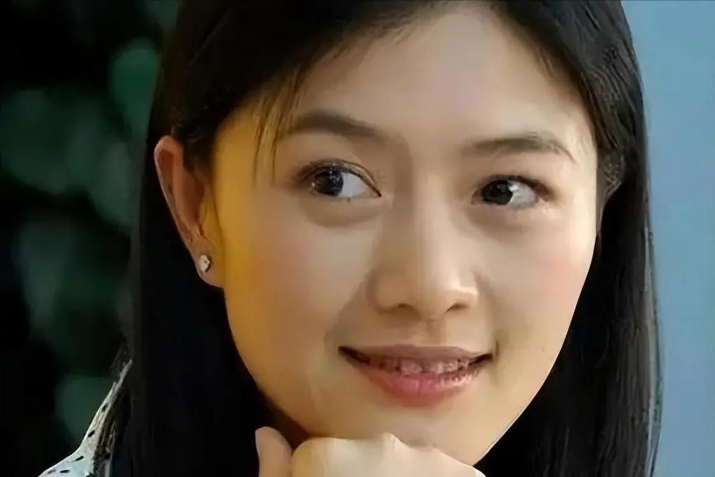 单恋陆毅，痴爱王志文，富豪老公死在狱中，她拿百亿财产度日