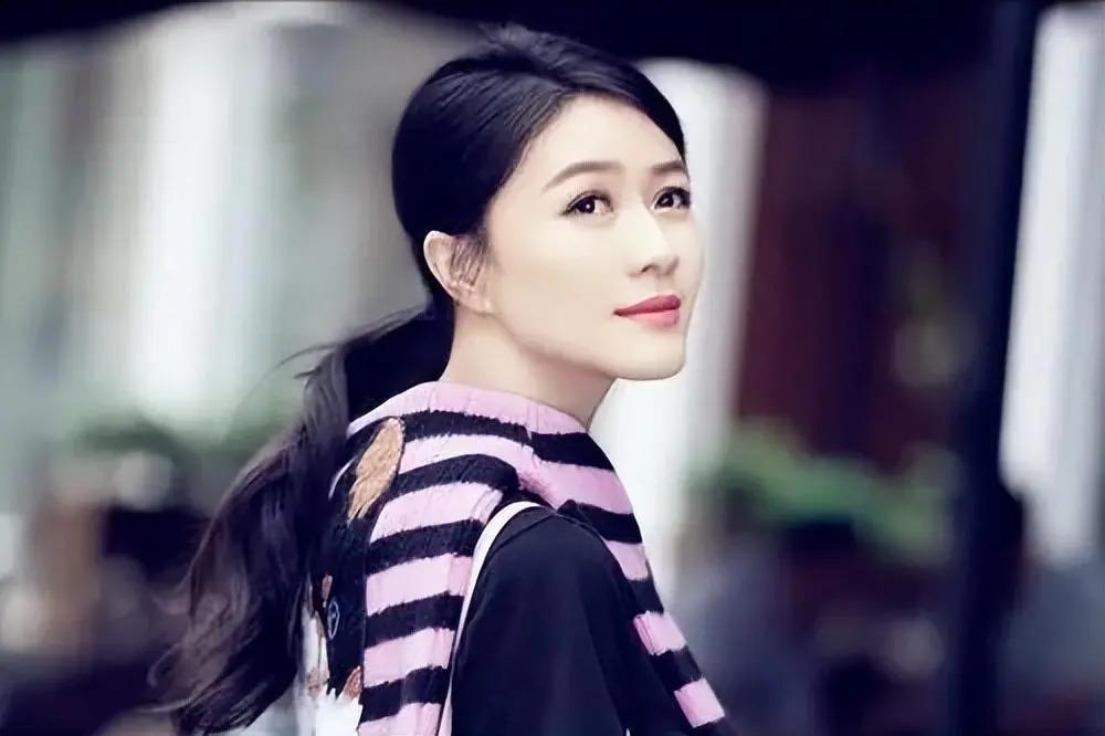 单恋陆毅，痴爱王志文，富豪老公死在狱中，她拿百亿财产度日