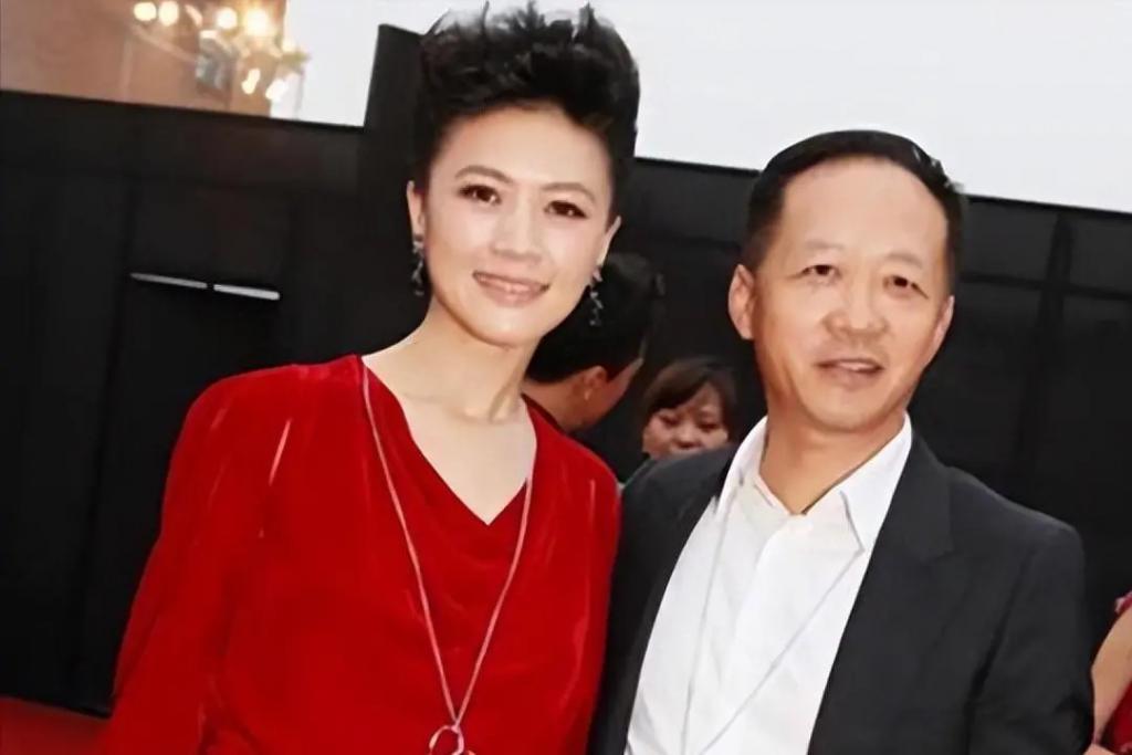 单恋陆毅，痴爱王志文，富豪老公死在狱中，她拿百亿财产度日