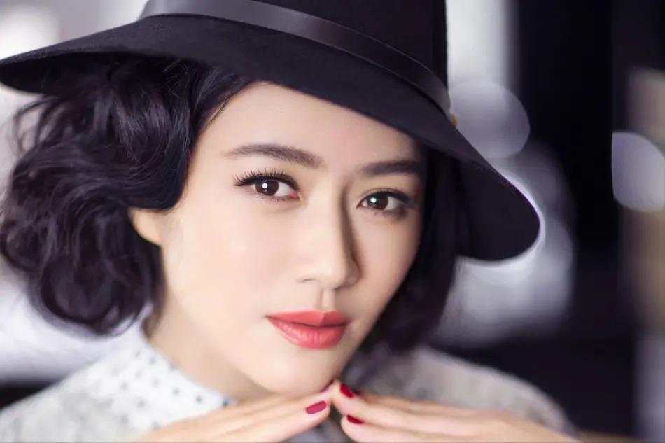 单恋陆毅，痴爱王志文，富豪老公死在狱中，她拿百亿财产度日