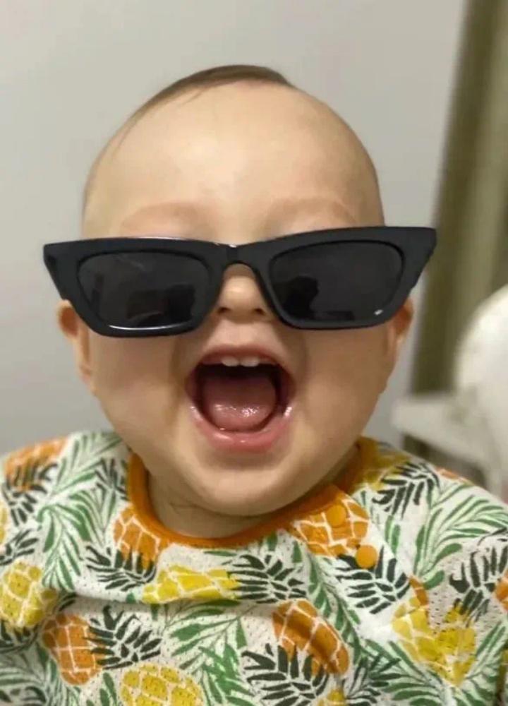 还记得俄罗斯混血萌娃川川吗？上的幼儿园中途跑路了？