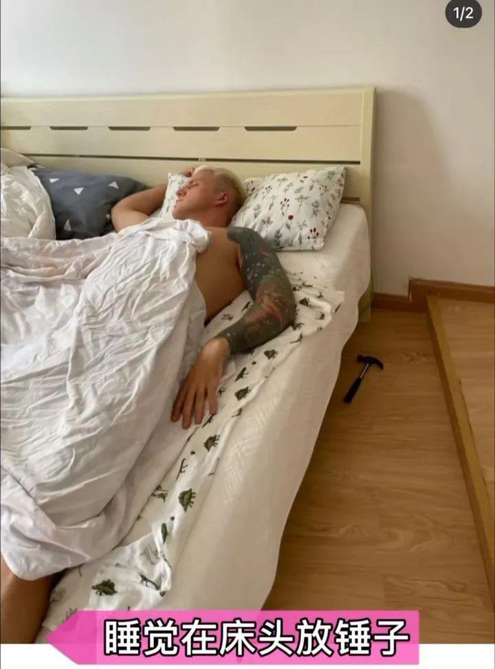 还记得俄罗斯混血萌娃川川吗？上的幼儿园中途跑路了？