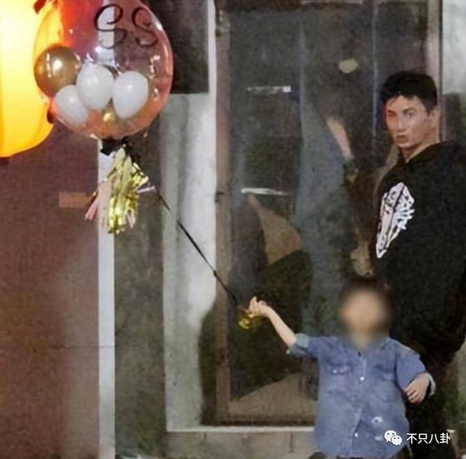 夫妻俩多幸福啊，怎么总是被传离婚呢？
